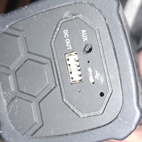 Biconic Bluetooth Speaker Biconic Bluetooth Speaker - Picture 3 of 4